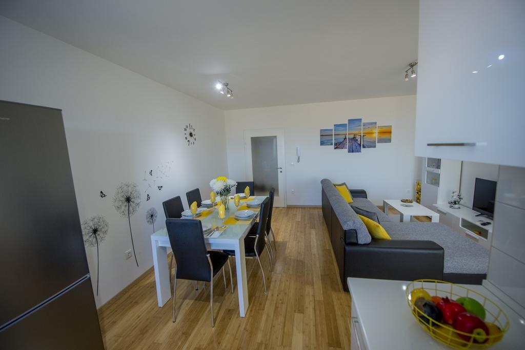 Luka Apartment *